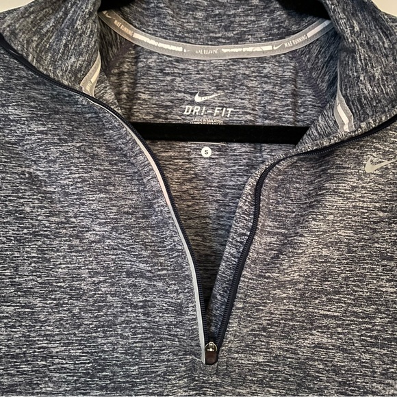 NIKE Dri-Fit Element Quarter Zip - Picture 5 of 9